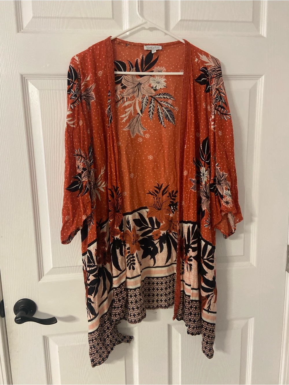 T40- PATRONS OF PEACE Rust Floral KIMONO